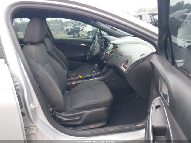 2017 CHEVROLET CRUZE 1G1BE5SM8H7274209 Photo 4