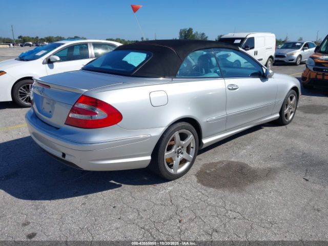 2005 MERCEDES-BENZ CLK 500 WDBTK75J15F145455 Photo 3