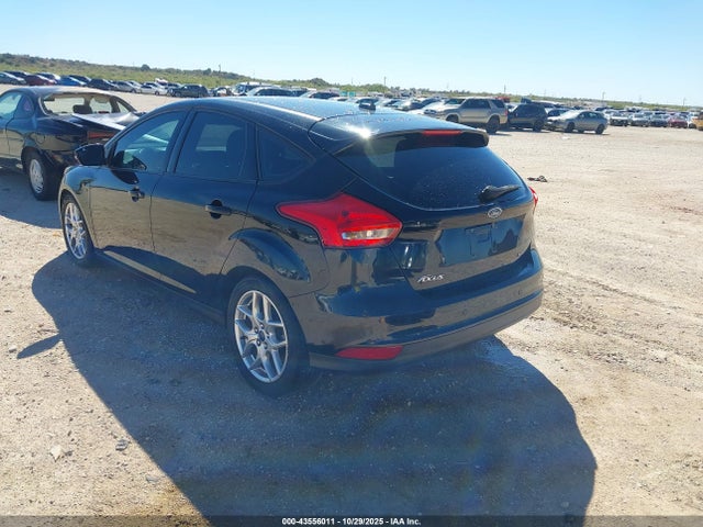 2017 FORD FOCUS 1FADP3M22HL332886 Photo 2