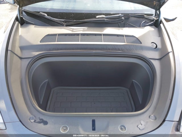 2023 TESLA MODEL Y 7SAYGAEEXPF850578 Photo 9