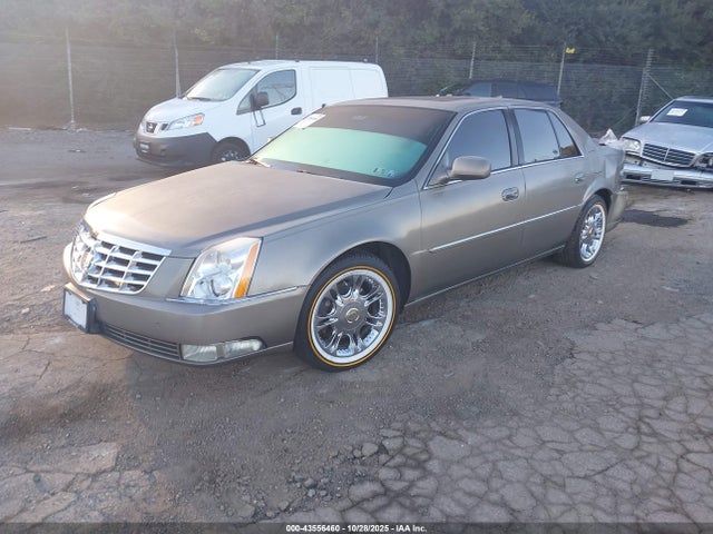 2011 CADILLAC DTS 1G6KD5E61BU122307 Photo 1