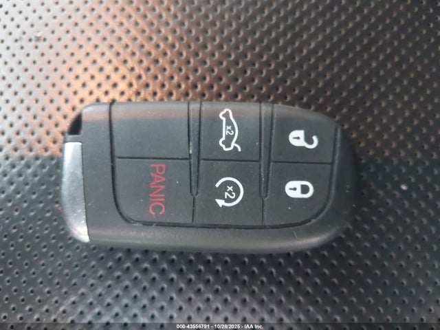 2017 CHRYSLER 300 2C3CCAPG8HH657413 Photo 10