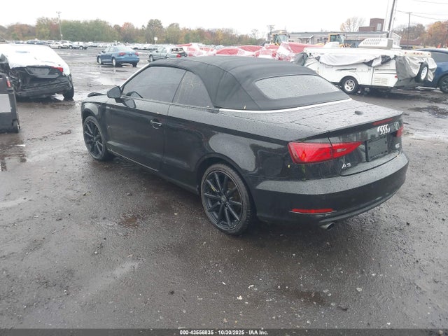 2015 AUDI A3 WAU7FLFF4F1118174 Photo 2