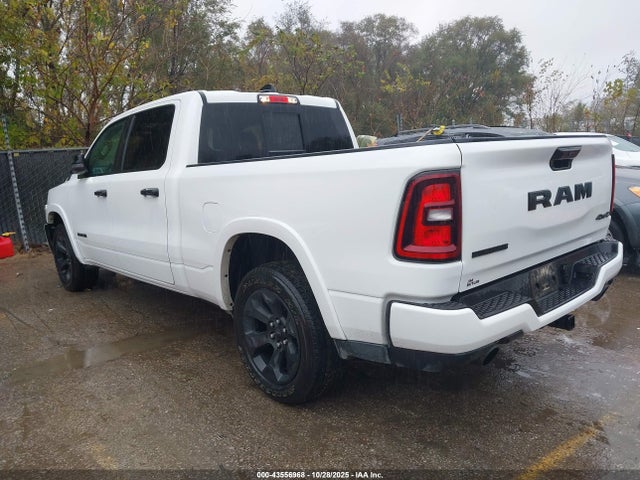 2025 RAM 1500 1C6SRFMP4SN640816 Photo 2