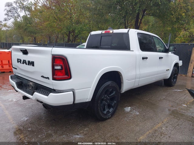 2025 RAM 1500 1C6SRFMP4SN640816 Photo 3