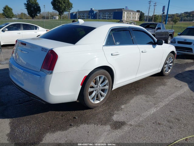 2018 CHRYSLER 300 2C3CCARG1JH317152 Photo 3