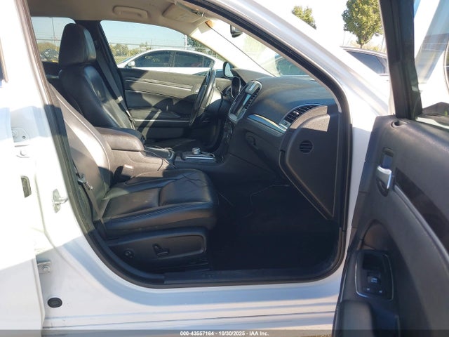 2018 CHRYSLER 300 2C3CCARG1JH317152 Photo 4