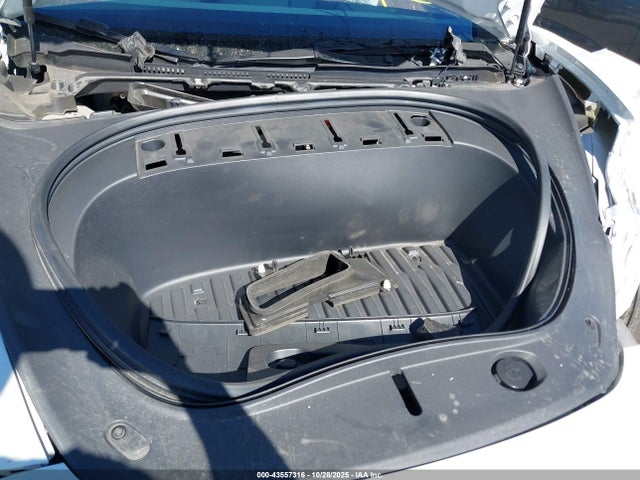 2024 TESLA MODEL 3 5YJ3E1EB9RF730809 Photo 9