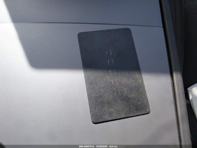 2024 TESLA MODEL 3 5YJ3E1EB9RF730809 Photo 10