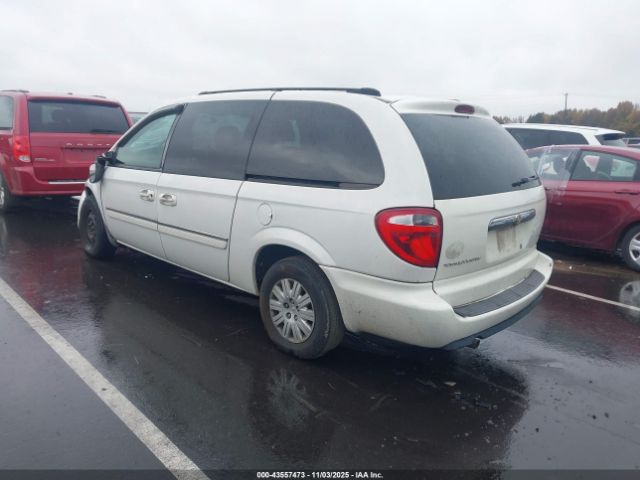 2005 CHRYSLER TOWN & COUNTRY 2C4GP44R65R401642 Photo 2