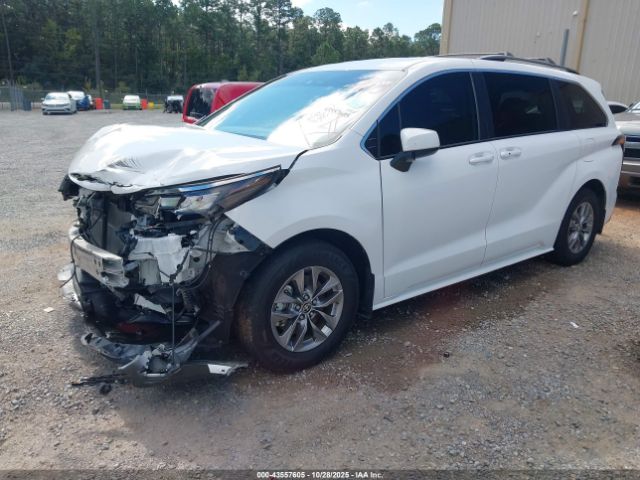 2024 TOYOTA SIENNA 5TDKRKEC3RS181487 Photo 1