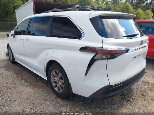 2024 TOYOTA SIENNA 5TDKRKEC3RS181487 Photo 2