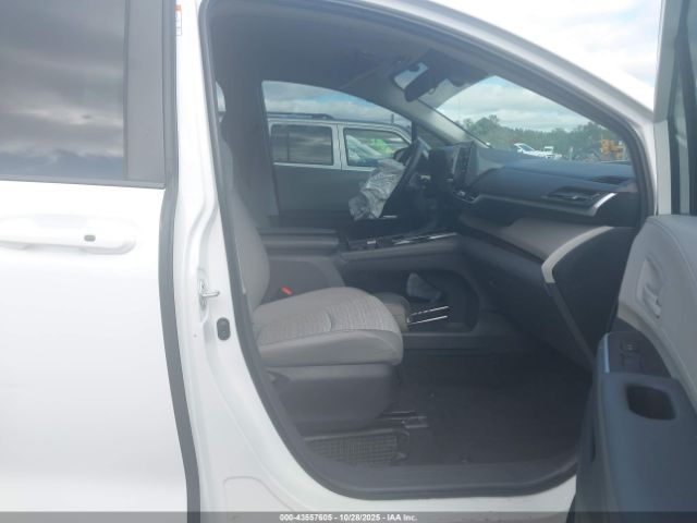 2024 TOYOTA SIENNA 5TDKRKEC3RS181487 Photo 4