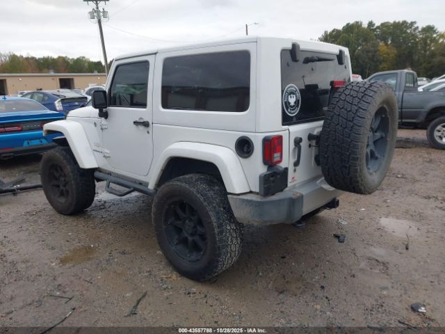 2015 JEEP WRANGLER 1C4GJWBG5FL720832 Photo 2