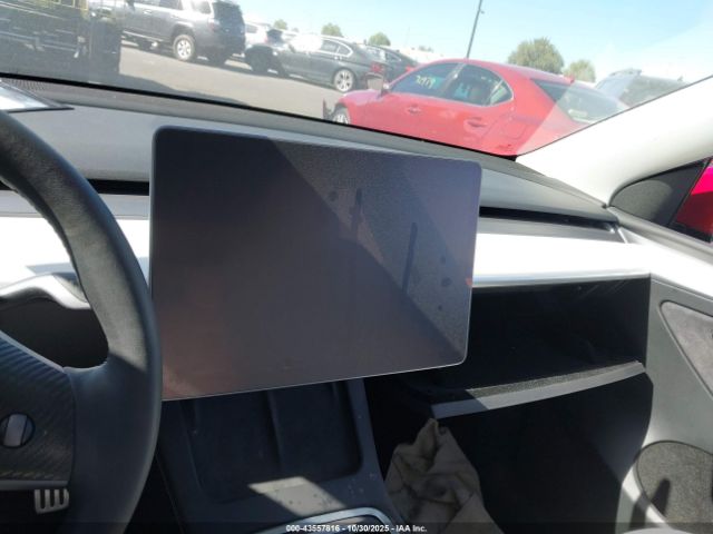 2023 TESLA MODEL Y 7SAYGDEF2PF700068 Photo 6