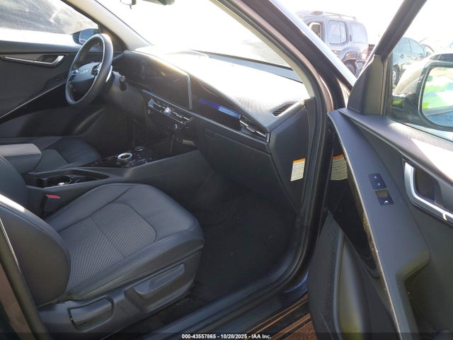 KNDCR3L19R5108741 KIA Niro