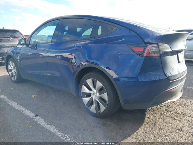 2021 TESLA MODEL Y 5YJYGDEE2MF299461 Photo 2