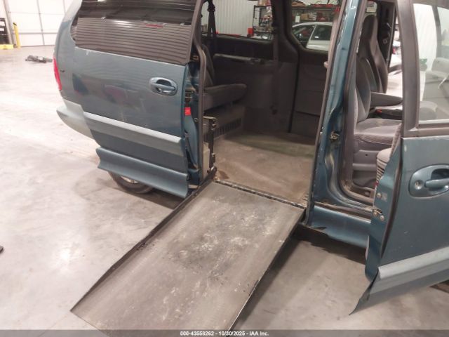 2000 CHRYSLER GRAND VOYAGER 2C4GJ44G8YR762973 Photo 7