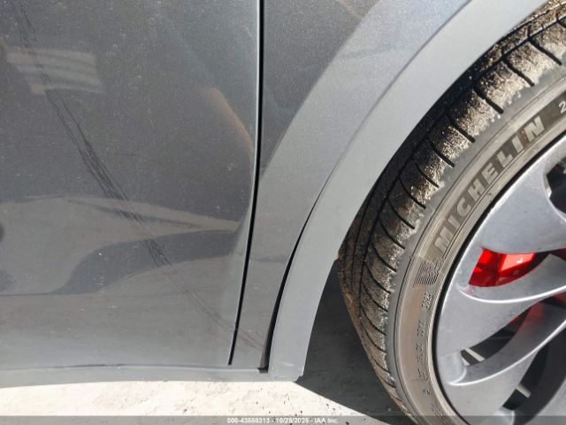 2024 TESLA MODEL Y 7SAYGDEF7RF041987 Photo 5