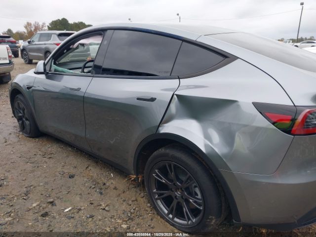 2025 TESLA MODEL Y 7SAYGDED9SA358462 Photo 5