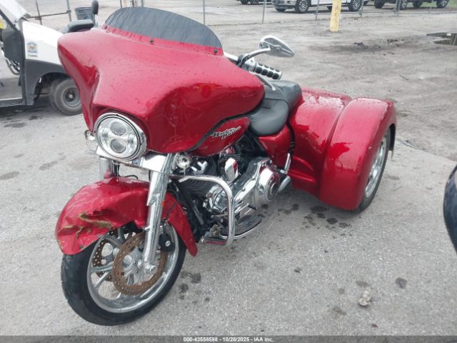 2012 HARLEY-DAVIDSON FLHX 1HD1KBM12CB671223 Photo 1