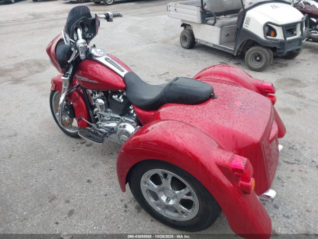 2012 HARLEY-DAVIDSON FLHX 1HD1KBM12CB671223 Photo 2