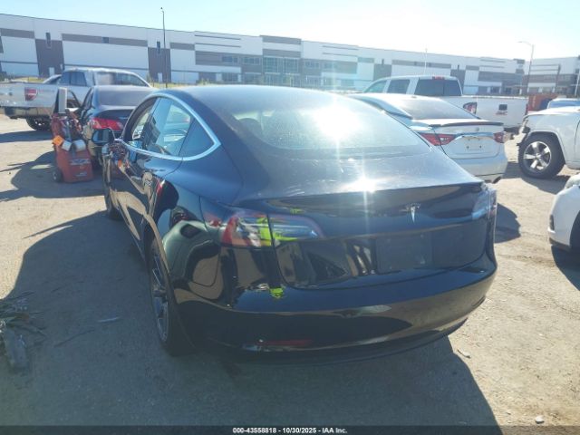 2019 TESLA MODEL 3 5YJ3E1EA4KF399442 Photo 2
