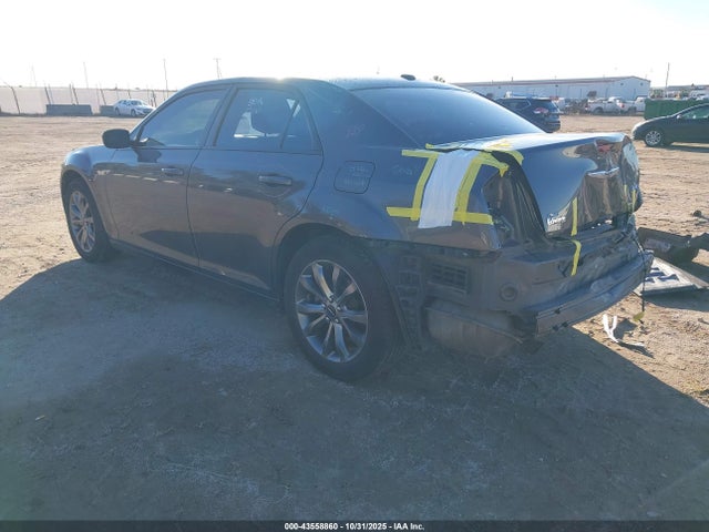 2014 CHRYSLER 300 2C3CCAGG7EH357390 Photo 2