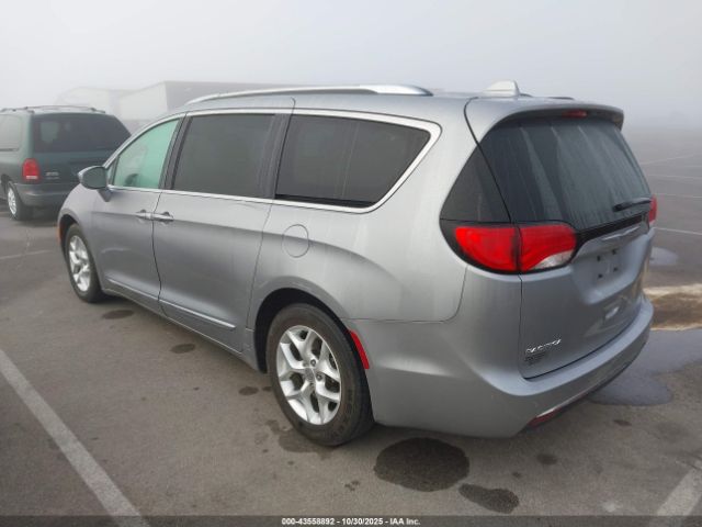 2020 CHRYSLER PACIFICA 2C4RC1EG4LR210296 Photo 2