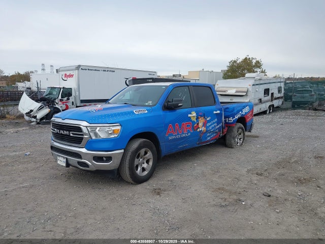 1C6RRFMG2MN617388 RAM 1500 Big Horn 4x4 6&#039;4 Box