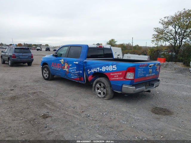 1C6RRFMG2MN617388 RAM 1500 Big Horn 4x4 6&#039;4 Box
