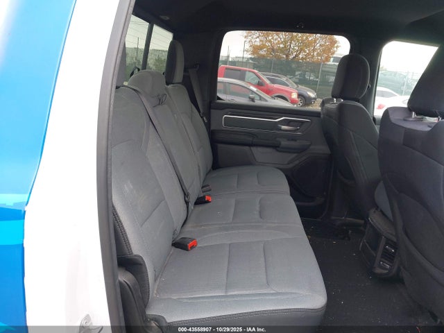 1C6RRFMG2MN617388 RAM 1500 Big Horn 4x4 6&#039;4 Box