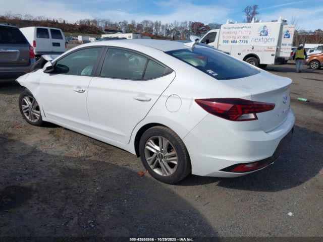 2019 HYUNDAI ELANTRA 5NPD84LF0KH418162 Photo 2