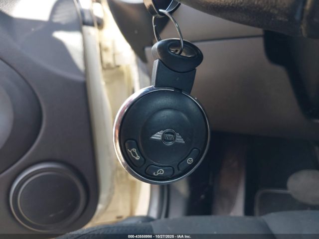 2010 MINI COOPER WMWMR3C59ATU97806 Photo 10