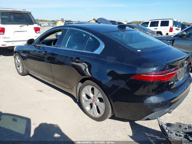 2020 JAGUAR XE SAJAE4FX5LCP58552 Photo 2