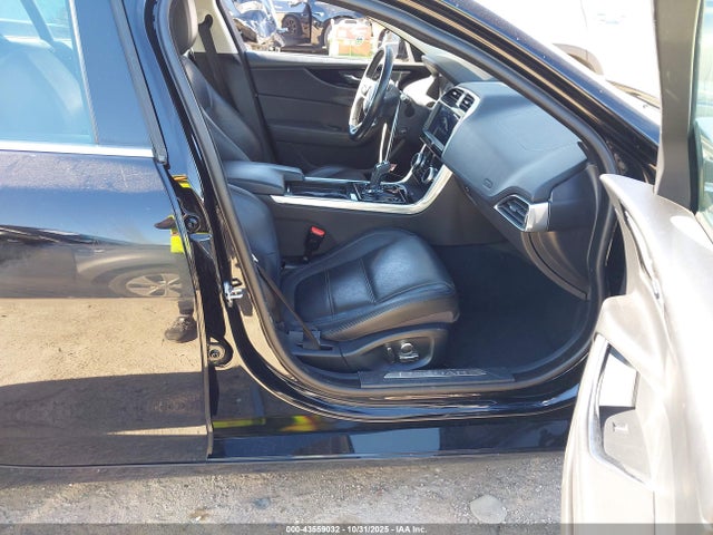 2020 JAGUAR XE SAJAE4FX5LCP58552 Photo 4
