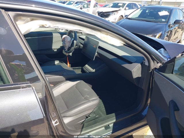2025 TESLA MODEL 3 5YJ3E1EA7SF989649 Photo 4