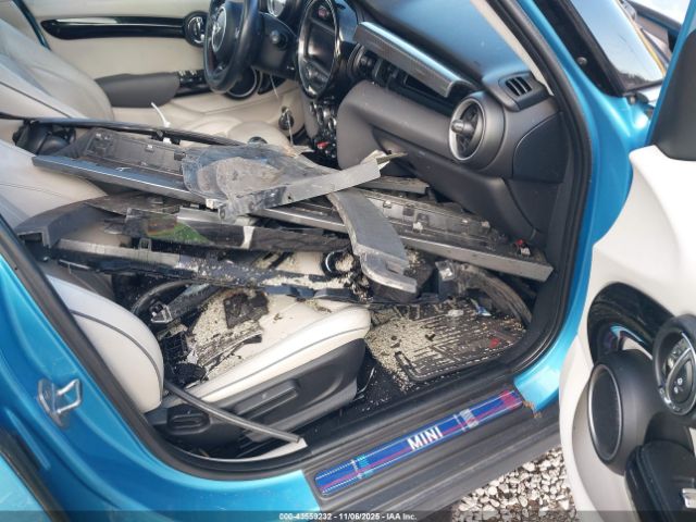 2015 MINI HARDTOP WMWXU3C52F2B62205 Photo 4