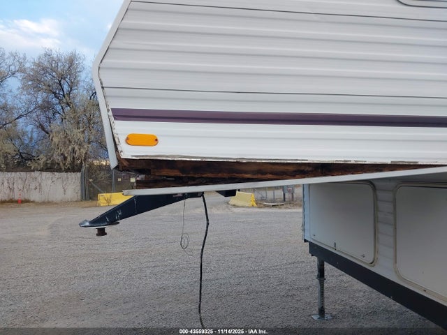 2003 Jayco Quest Series 253 D მანქანა იყიდება აუქციონზე, vin: 1UJCJ02L331DD0195, აუქციონის ნომერი: 43559325
