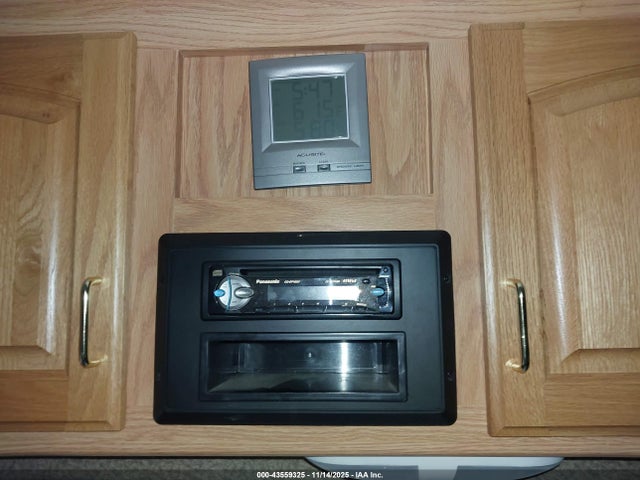 2003 Jayco Quest Series 253 D მანქანა იყიდება აუქციონზე, vin: 1UJCJ02L331DD0195, აუქციონის ნომერი: 43559325