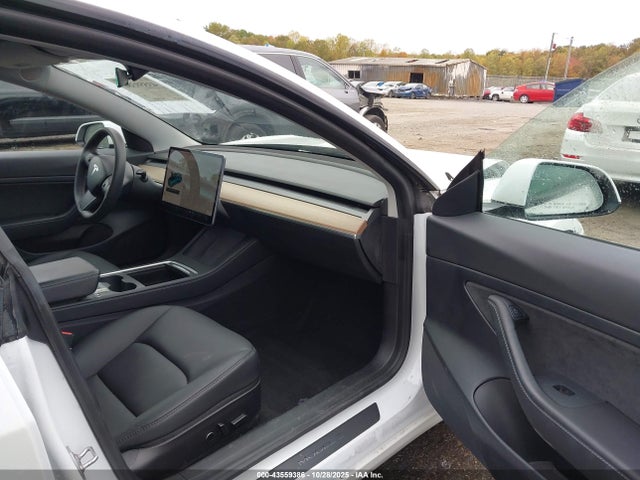 2021 TESLA MODEL 3 5YJ3E1EA5MF943143 Photo 4