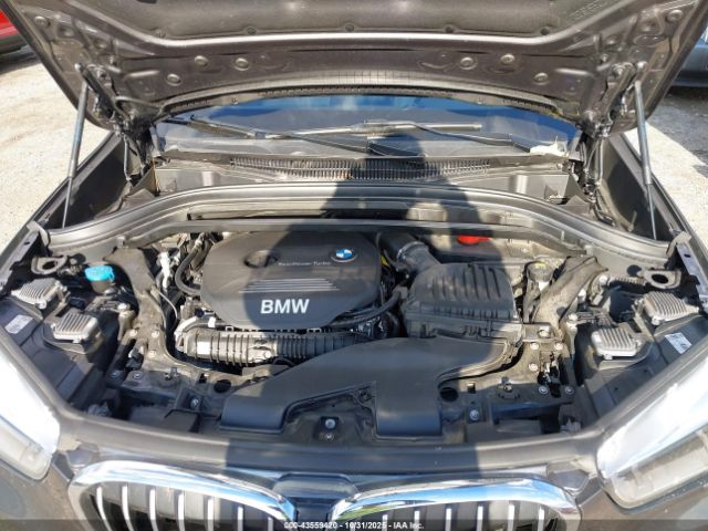 2017 BMW X1 WBXHT3Z36H4A58469 Photo 9