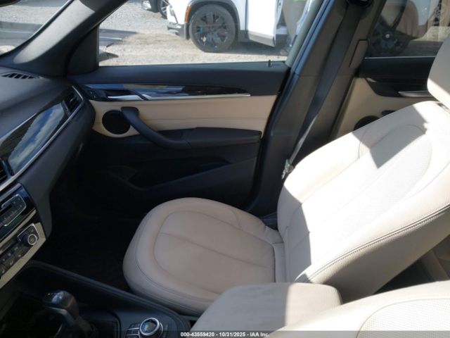 2017 BMW X1 WBXHT3Z36H4A58469 Photo 4