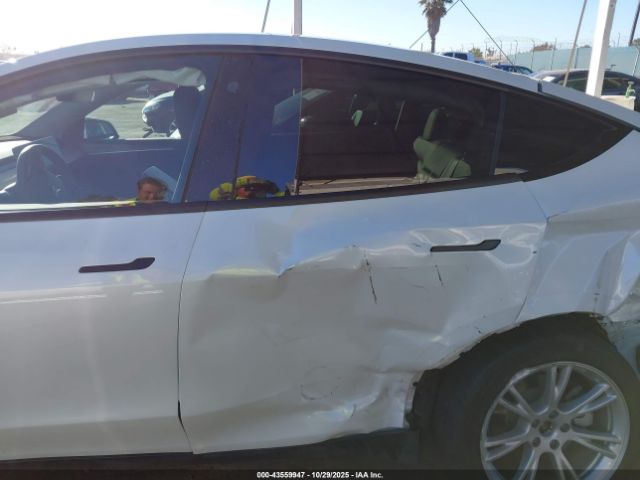 2023 TESLA MODEL Y 7SAYGDEE3PA039610 Photo 5