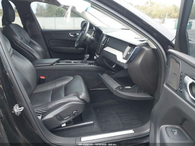2021 VOLVO XC60 YV4102DL6M1699569 Photo 4