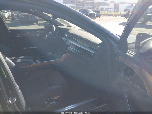 2019 AUDI A8 L WAU8DAF81KN020139 Photo 4