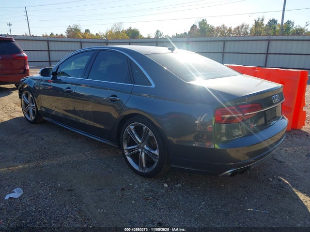 2015 AUDI S8 WAUK2AFD9FN005306 Photo 2