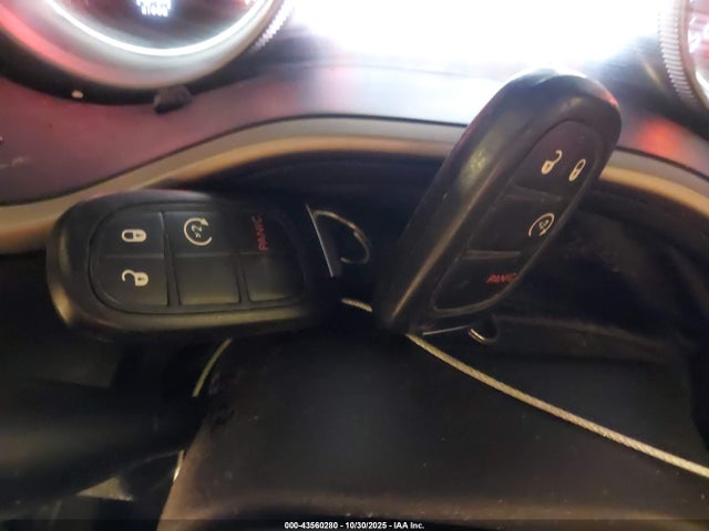 2015 Jeep Cherokee Limited მანქანა იყიდება აუქციონზე, vin: 1C4PJMDS9FW717646, აუქციონის ნომერი: 43560280