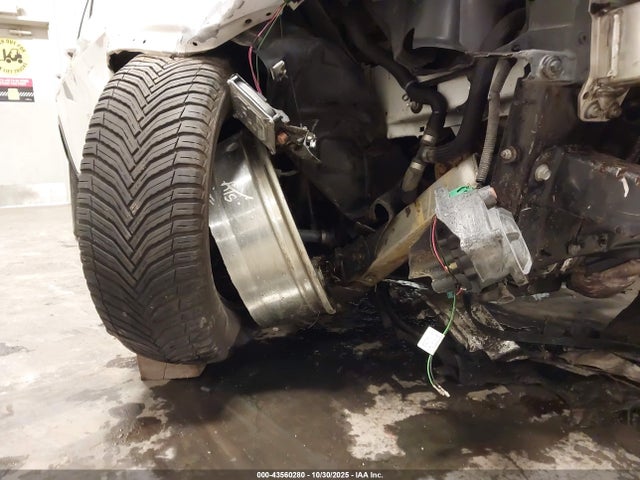 2015 Jeep Cherokee Limited მანქანა იყიდება აუქციონზე, vin: 1C4PJMDS9FW717646, აუქციონის ნომერი: 43560280