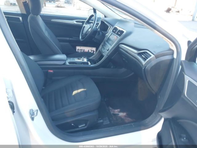 2019 FORD FUSION HYBRID 3FA6P0LU2KR137633 Photo 4